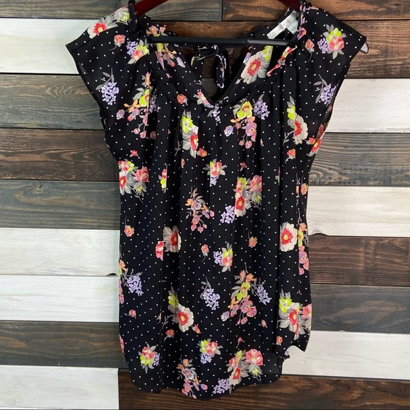 LC Lauren Conrad Black Floral Short Sleeve Blouse - Picture 1 of 8